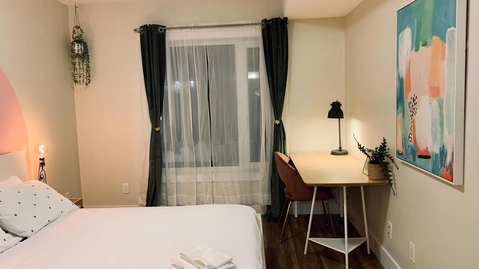 Tasteful Apt #108, Shared Rooftop Area Halifax