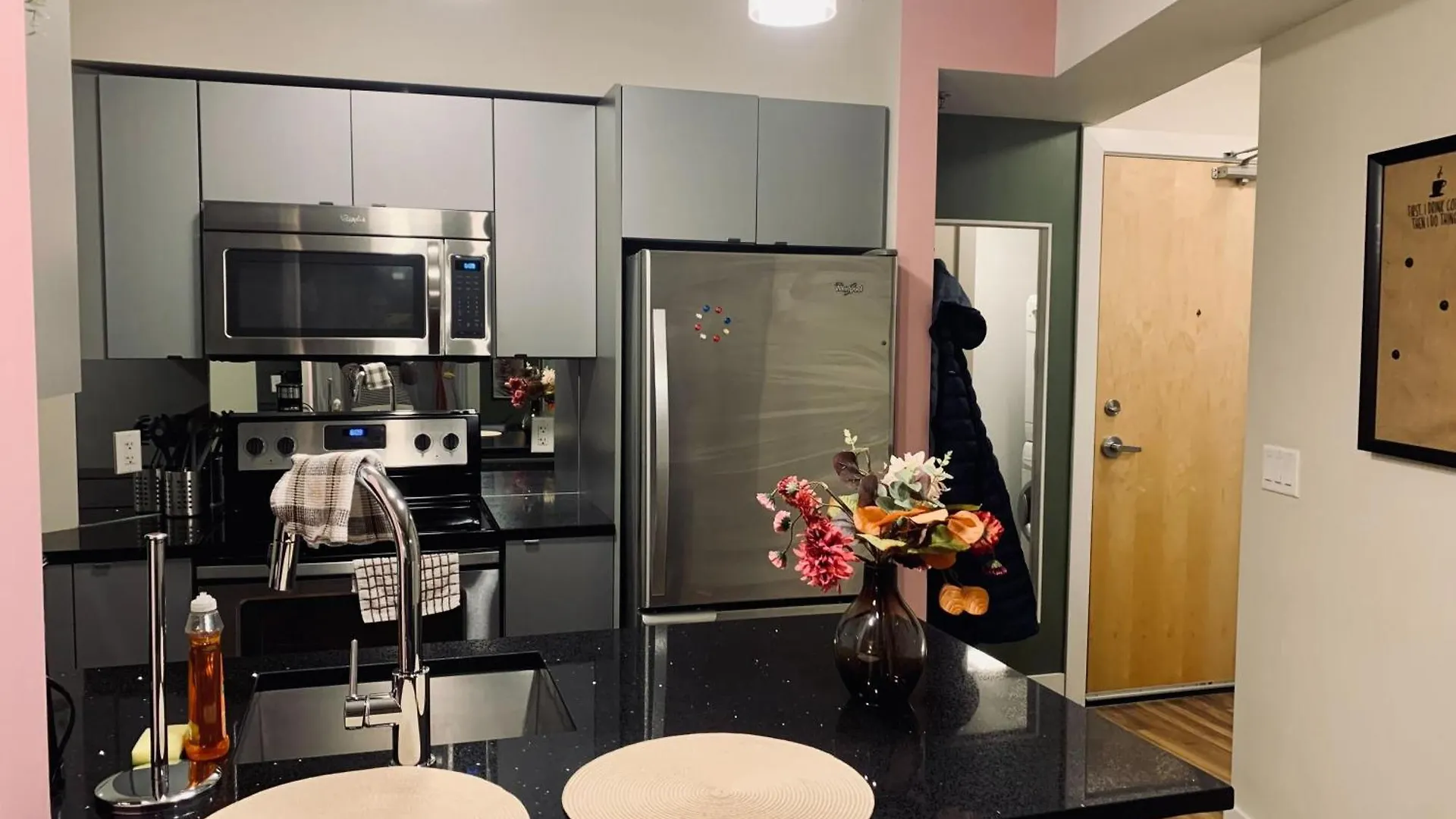 Tasteful Apt #108, Shared Rooftop Area Halifax