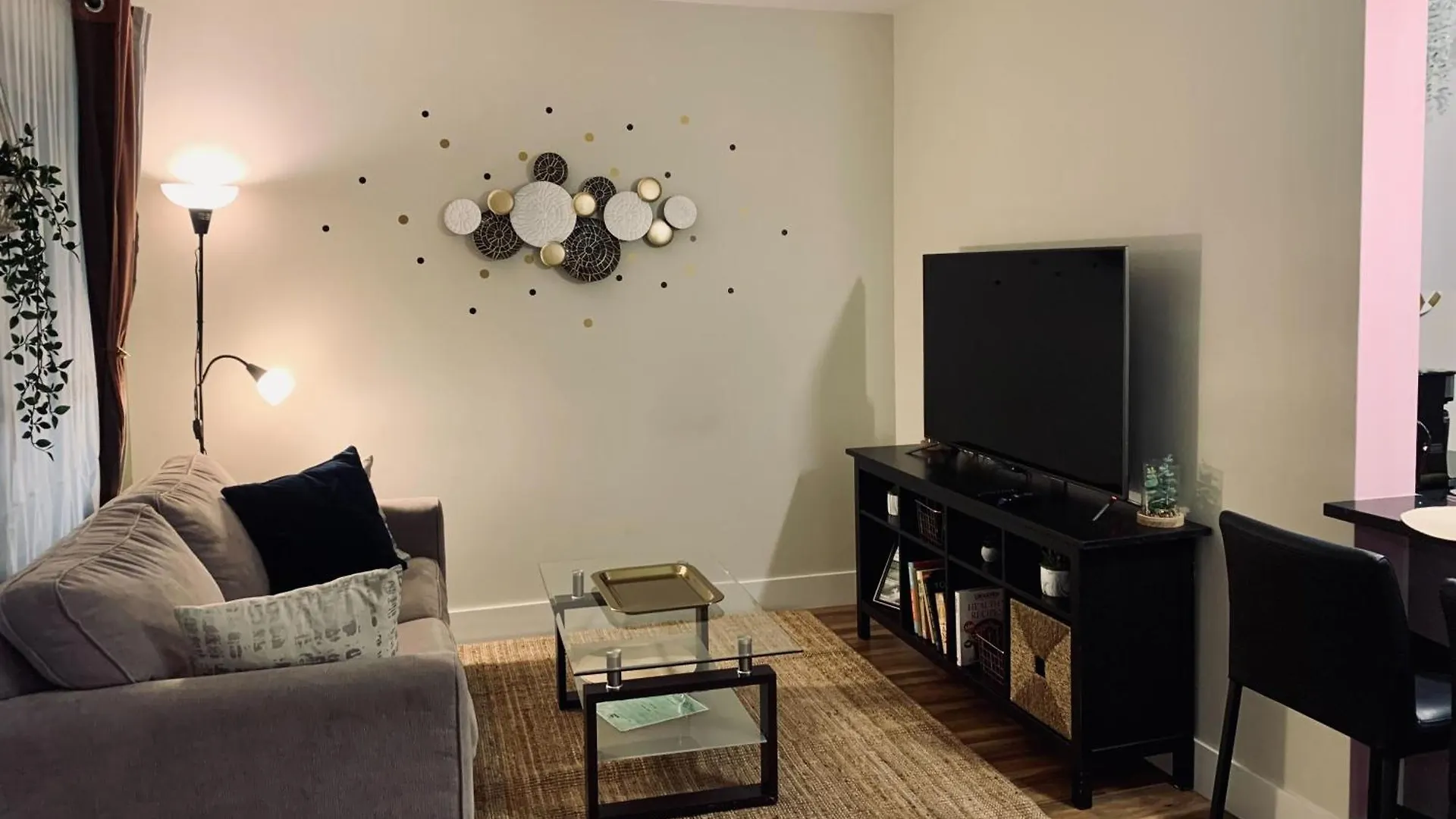 Tasteful Apt #108, Shared Rooftop Area Halifax 0*,